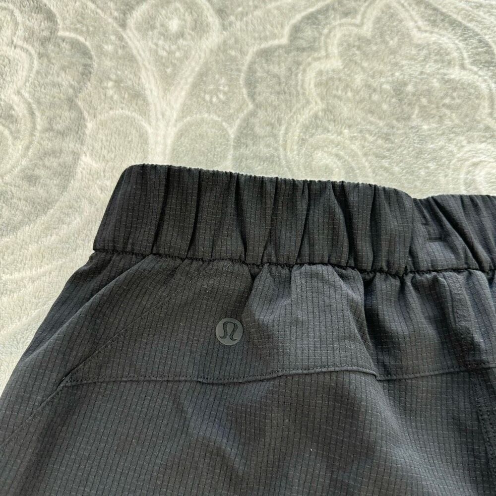 Womens Lululemon Stroll at Sundown Short - Picture 4 of 5